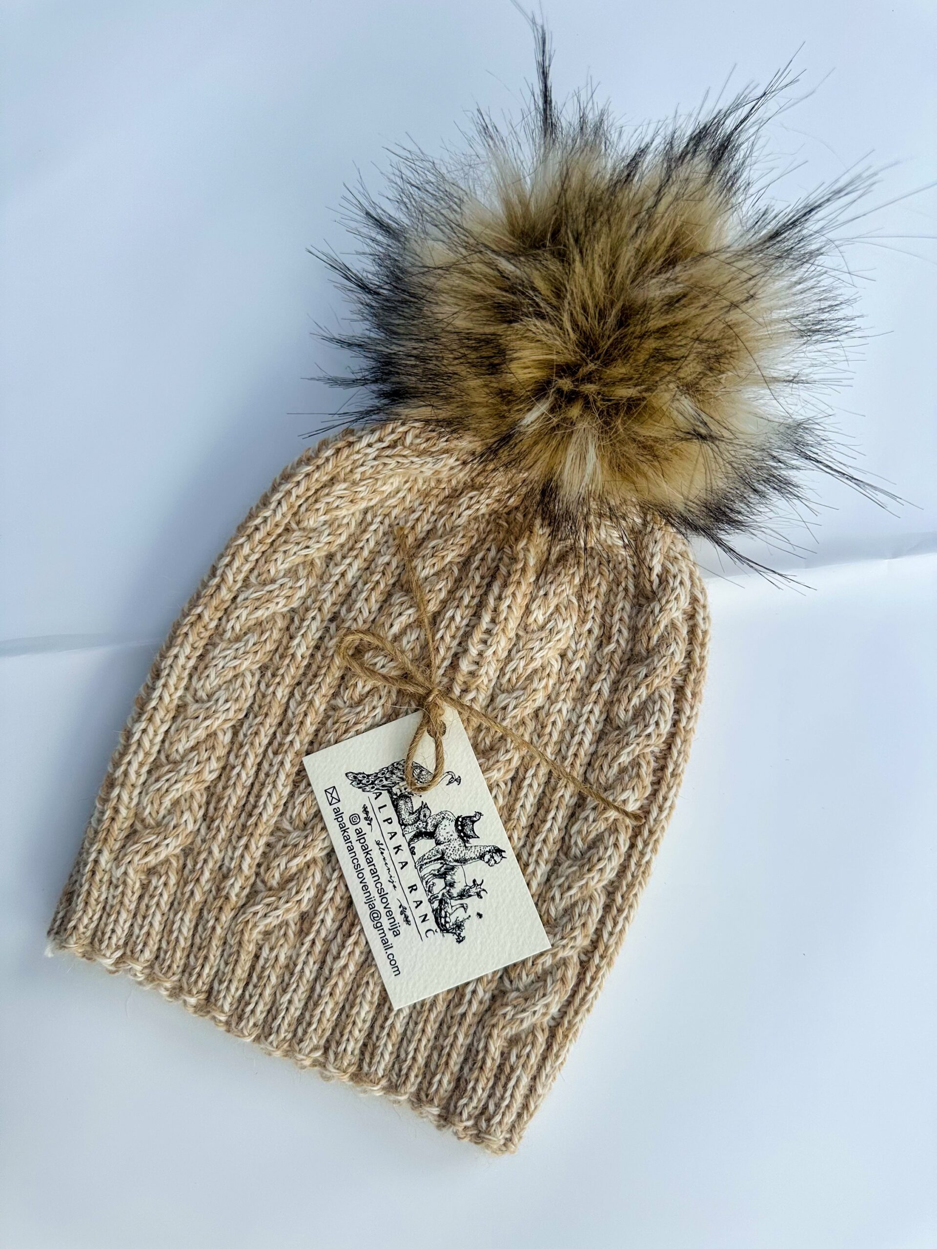 Zimska kapa 100% baby alpaka - melange s cofom